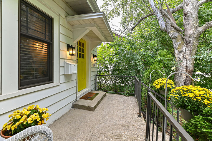 Property Photo: 1901 E Beverly Rd WI 53211