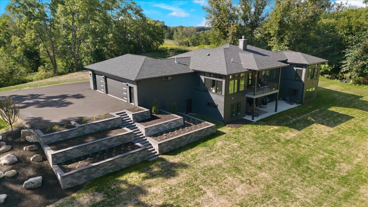 Property Photo:  815 N English Settlement Ave  WI 53105 