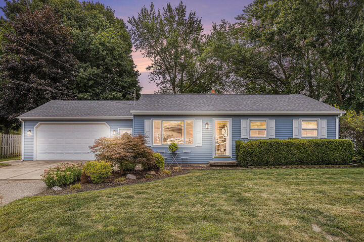 Property Photo: 2327 Sugarloaf Avenue MI 49024