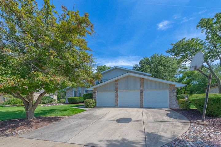 Property Photo:  11528 Brookwood Drive  IL 60467 