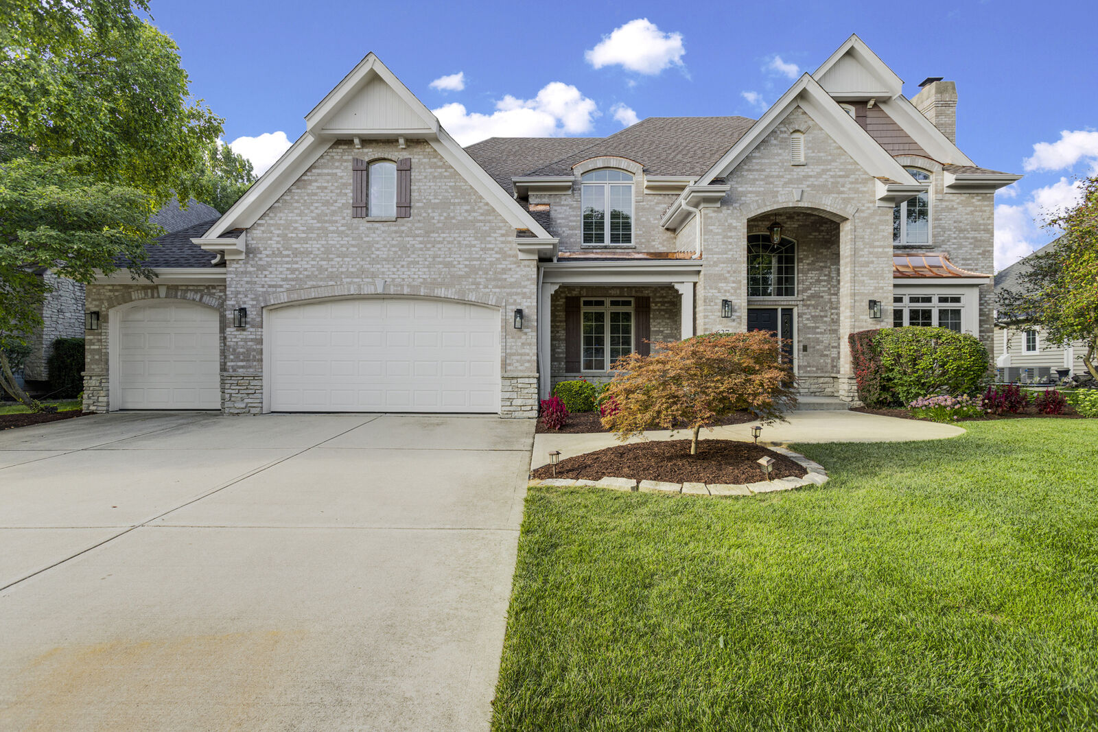 Property Photo:  627 Nanak Court  IL 60565 