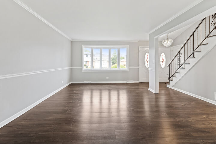 Property Photo: 951 Dearborn Circle IL 60188