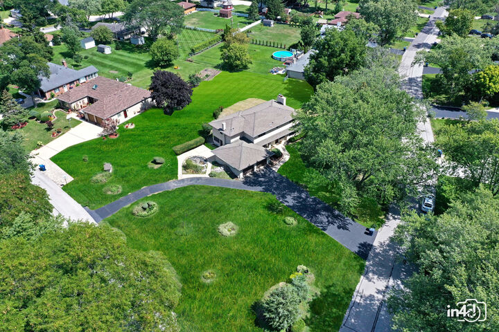 Property Photo: 124 E Monterey Avenue IL 60193