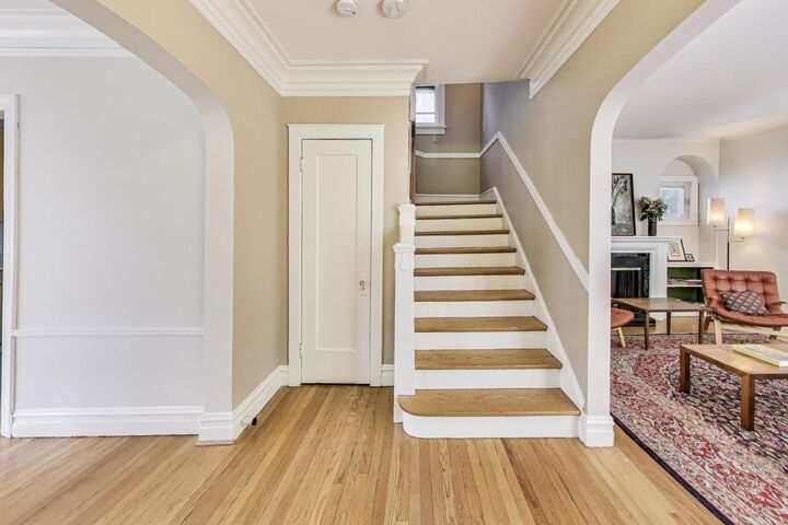 Property Photo:  6628 N Bosworth Avenue  IL 60626 