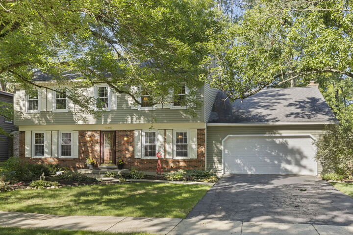 Property Photo: 1625 Indian Knoll Road IL 60565