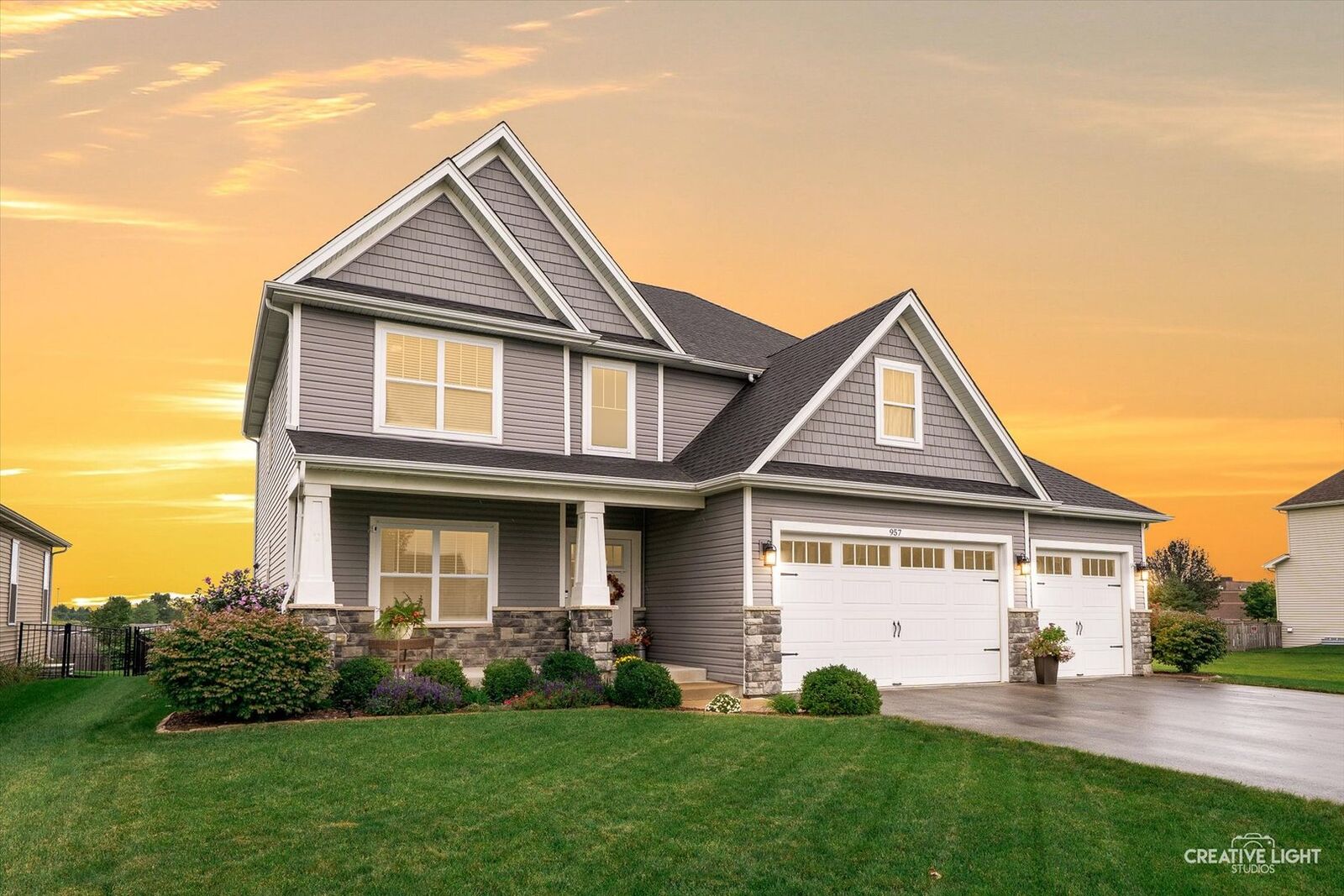 Property Photo:  957 N Carly Circle  IL 60560 