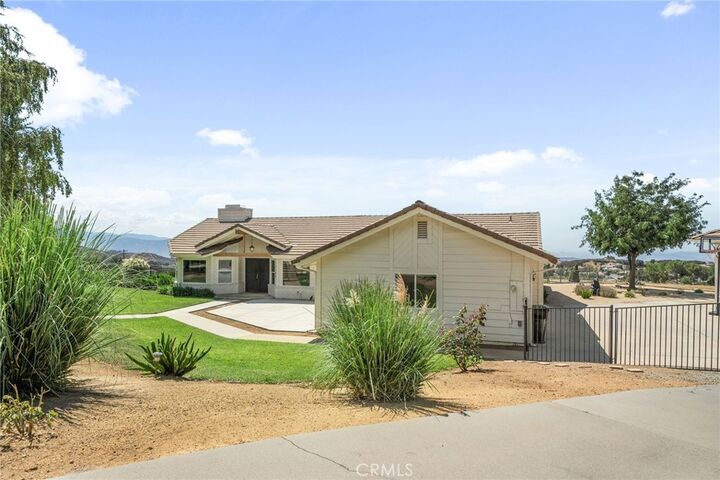 Property Photo:  13288 Oak Crest Drive  CA 92399 