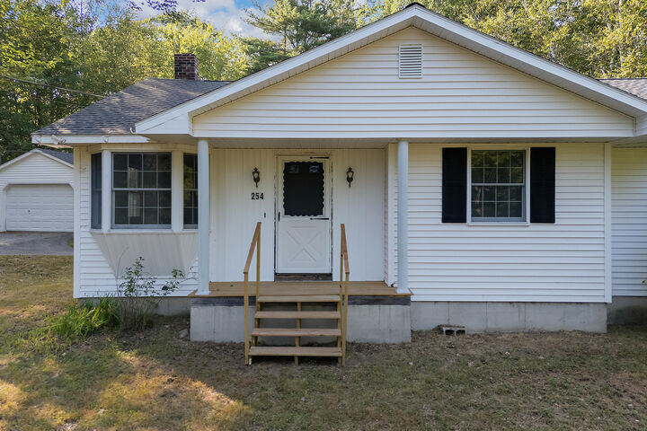 Property Photo:  254 River Road  ME 04357 