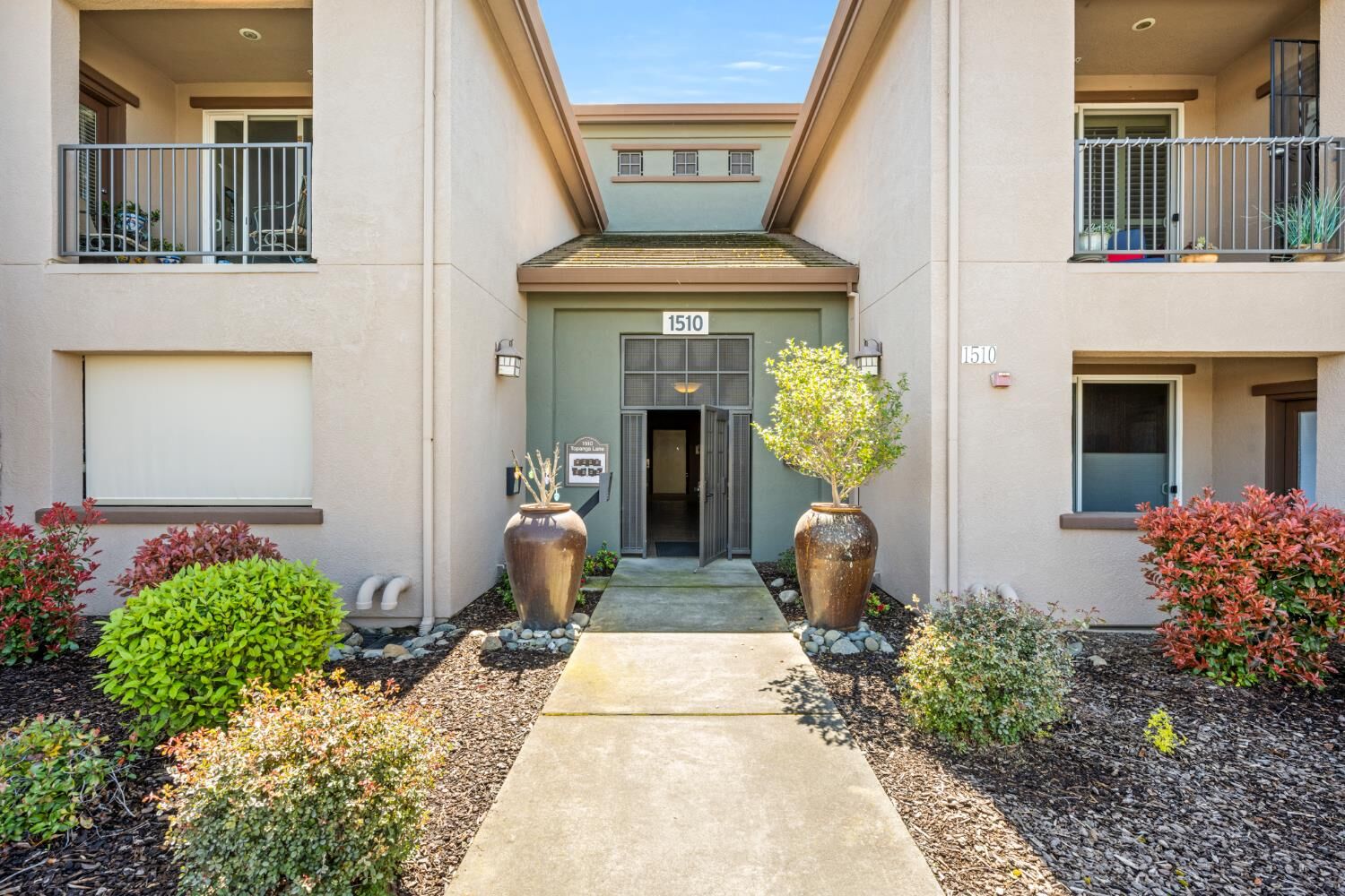 Property Photo:  1500 Topanga Lane 202  CA 95648 