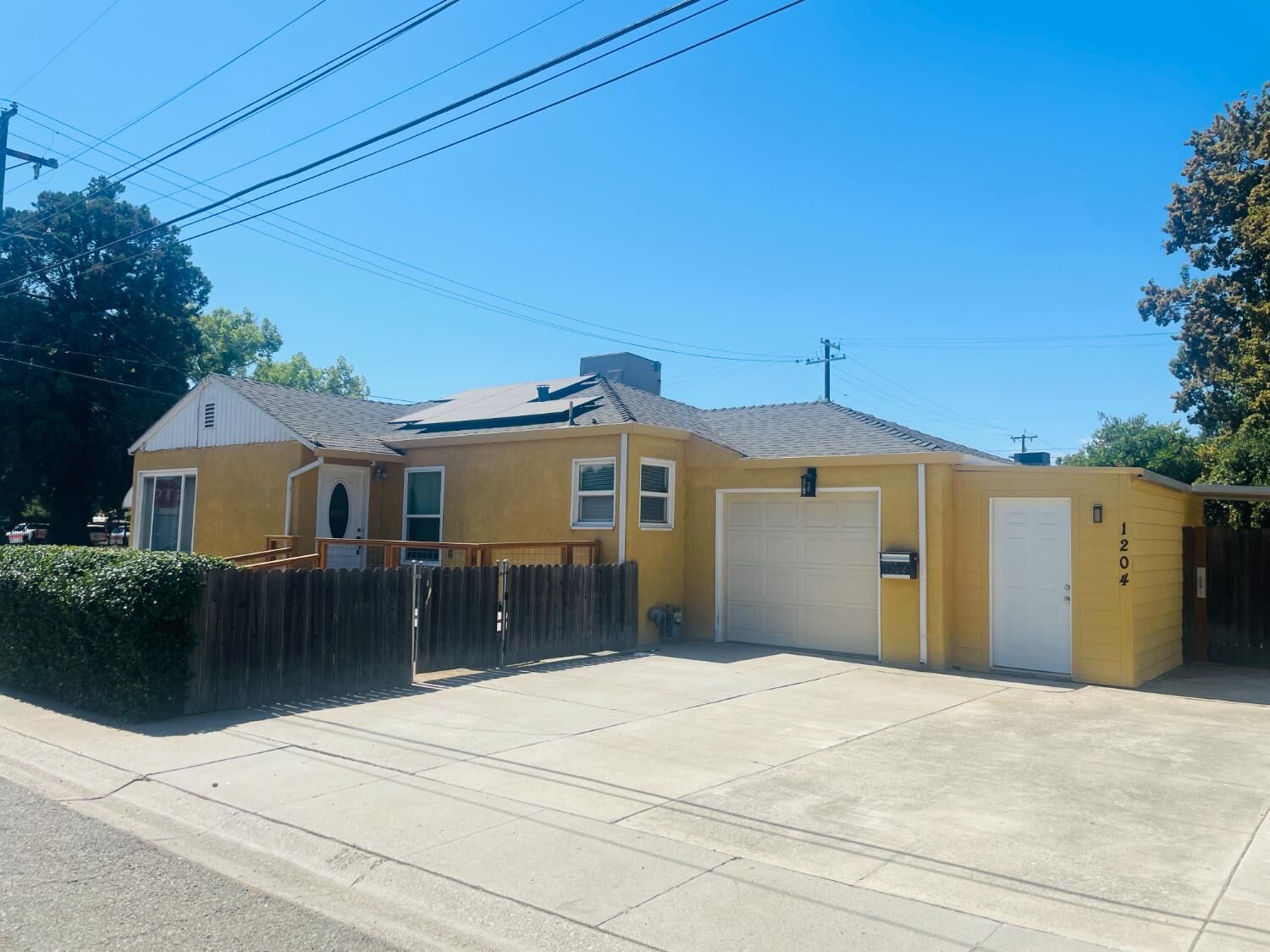 Property Photo: 1204 Freeman Street CA 95901