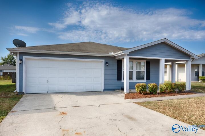 Property Photo:  107 Leona Lane NW  AL 35757 