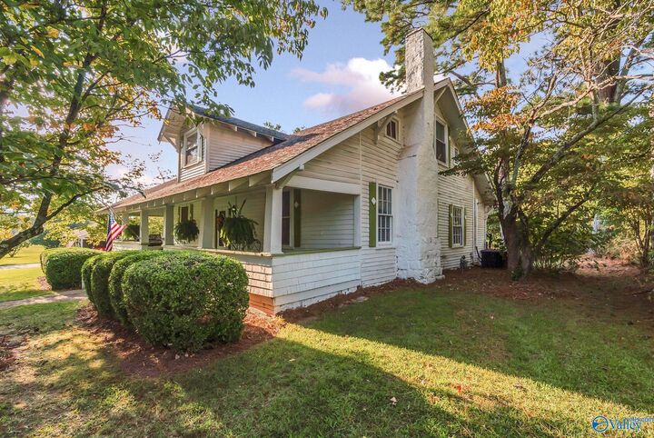 Property Photo: 2004 Vestavia Drive SW AL 35603