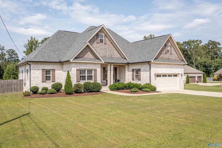 Property Photo:  120 Cottonwood Circle  AL 35901 