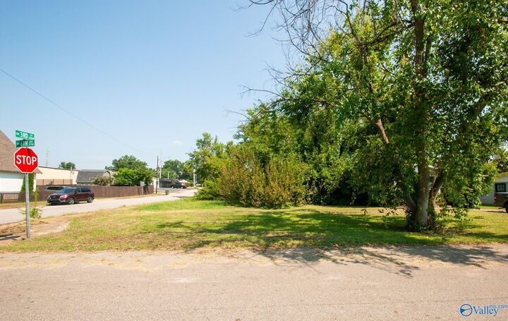 Property Photo: 2714 6th Avenue SW AL 35805