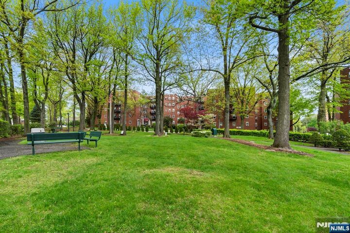 Property Photo:  2350 Linwood Avenue 2E  NJ 07024 