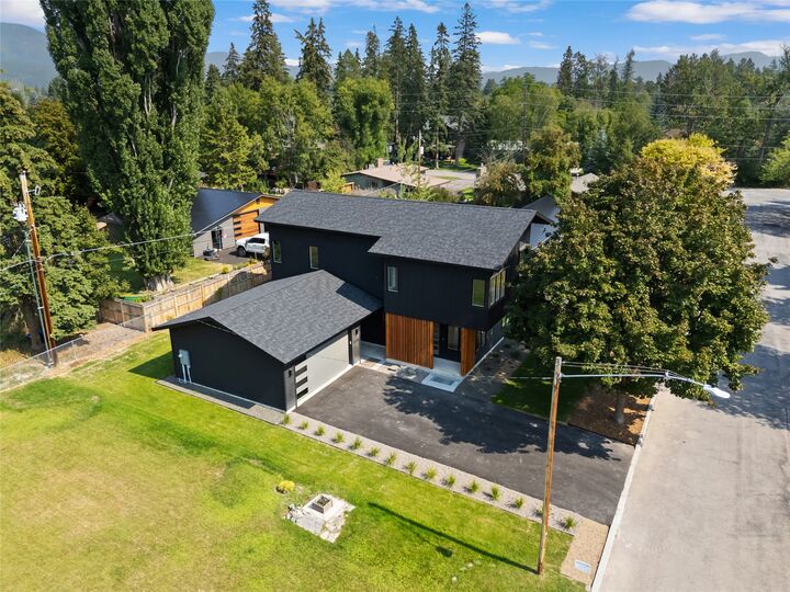 Property Photo:  824 10th Street  MT 59937 