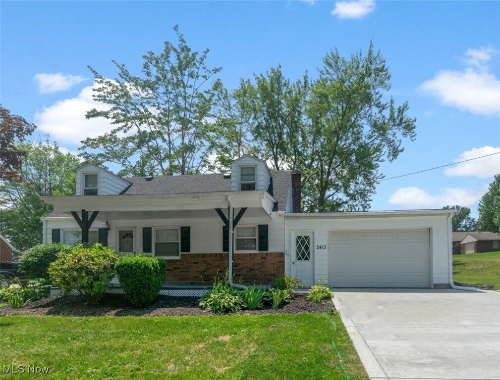 Property Photo: 2413 W Manor Avenue OH 44514