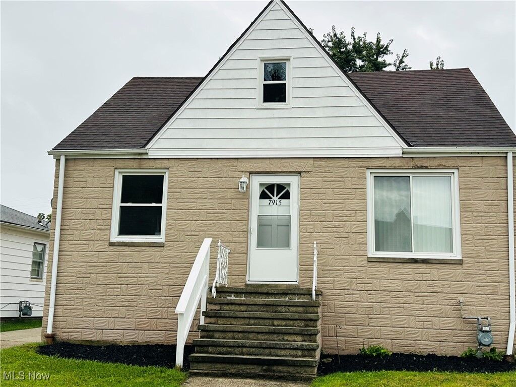 Property Photo: 7915 Fernhill Avenue OH 44129