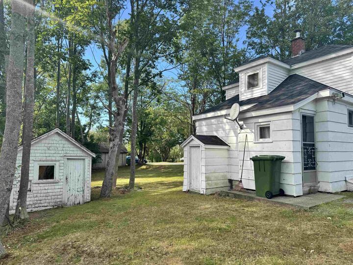 Property Photo:  6 Strickland Avenue  NS B0K 1X0 