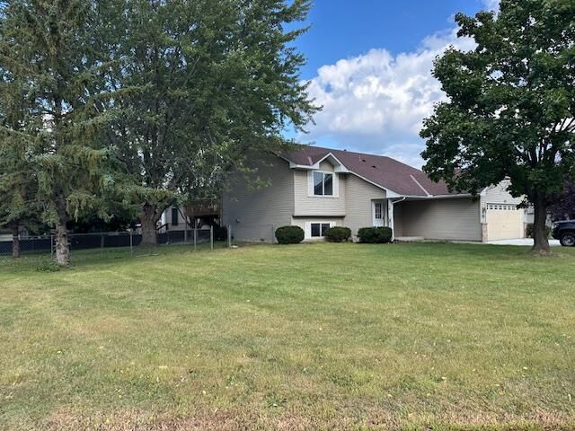 Property Photo:  793 Lupine Court  MN 55379 
