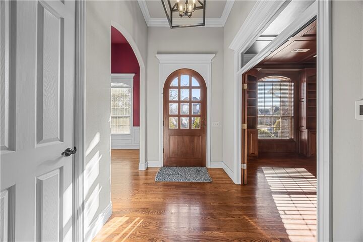 Property Photo:  1204 SW Edinburgh Avenue  AR 72713 