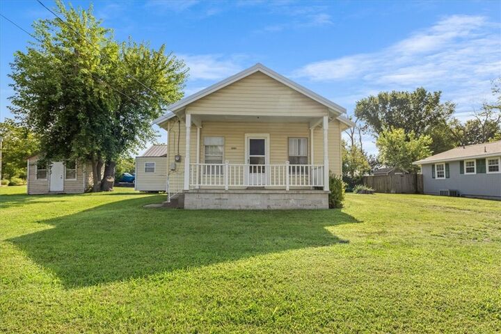 Property Photo: 1201 & 1203 SW I Street AR 72712