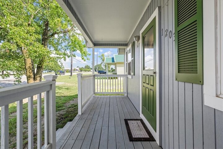 Property Photo:  1203 SW I Street  AR 72712