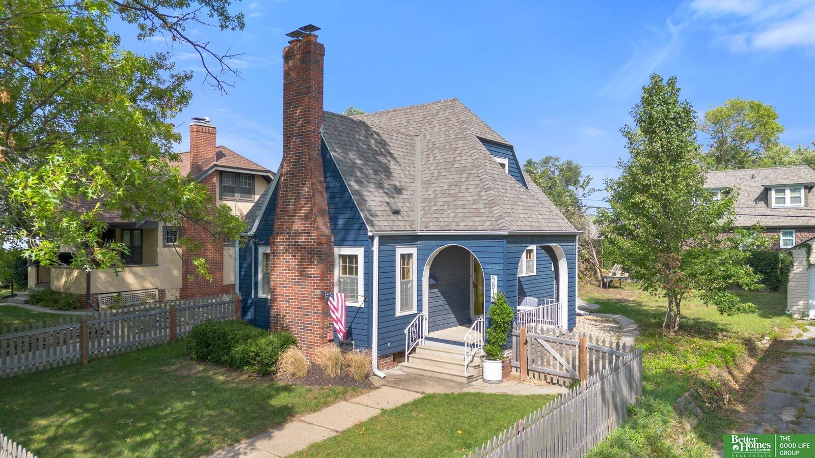 Property Photo: 5810 Woolworth Avenue NE 68106