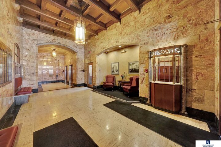 Property Photo: 128 N 13th Street 1010 NE 68508