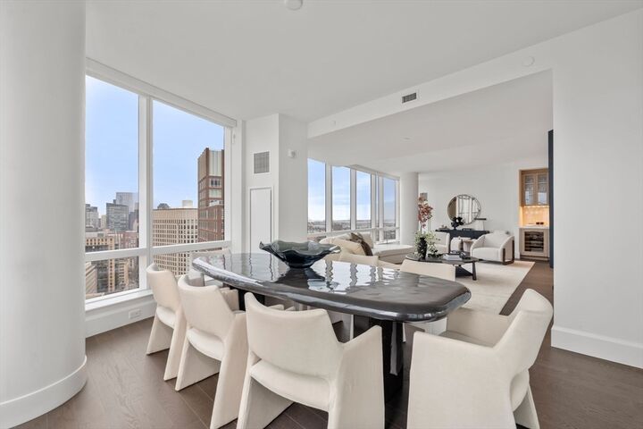 Property Photo: 430 Stuart St 27de MA 02116