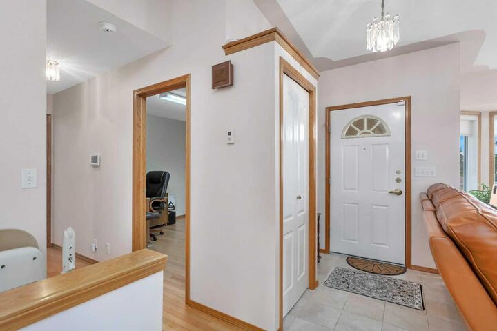 Property Photo: 21 Dunn Close AB T4R 2M6