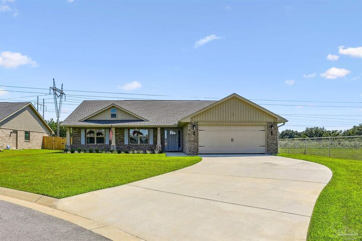 Property Photo: 6234 Pineapple Dr FL 32570