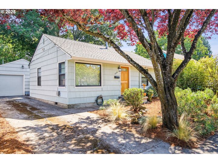 Property Photo:  4518 SE 37th Ave  OR 97202 