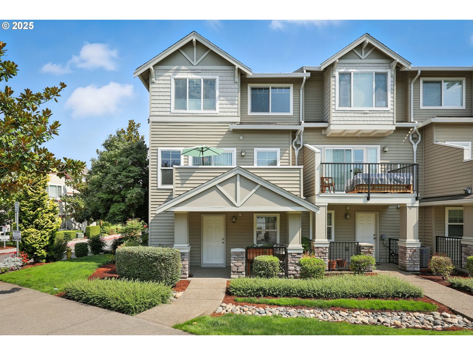 Property Photo:  700 NW 118th Ave 103  OR 97229 