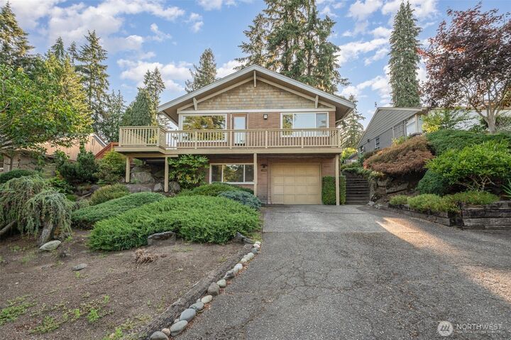 16719  39th Place NE  Seattle WA 98155 photo
