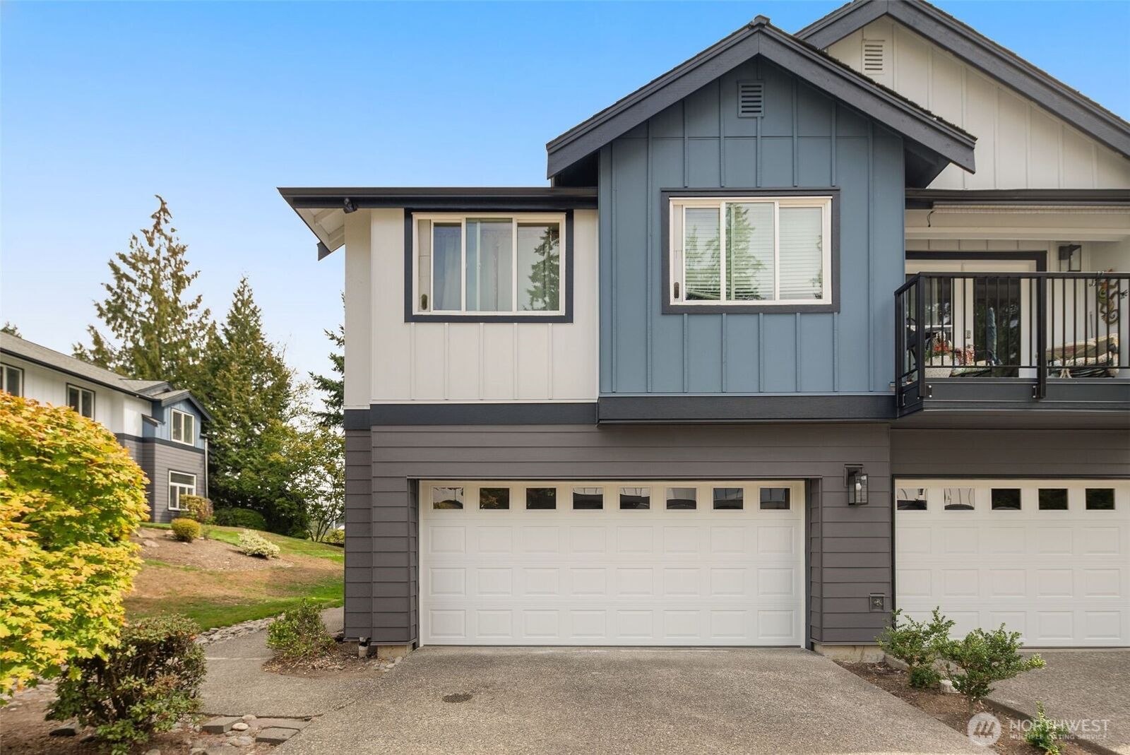 Property Photo:  22715  4th Avenue W 102  WA 98021 