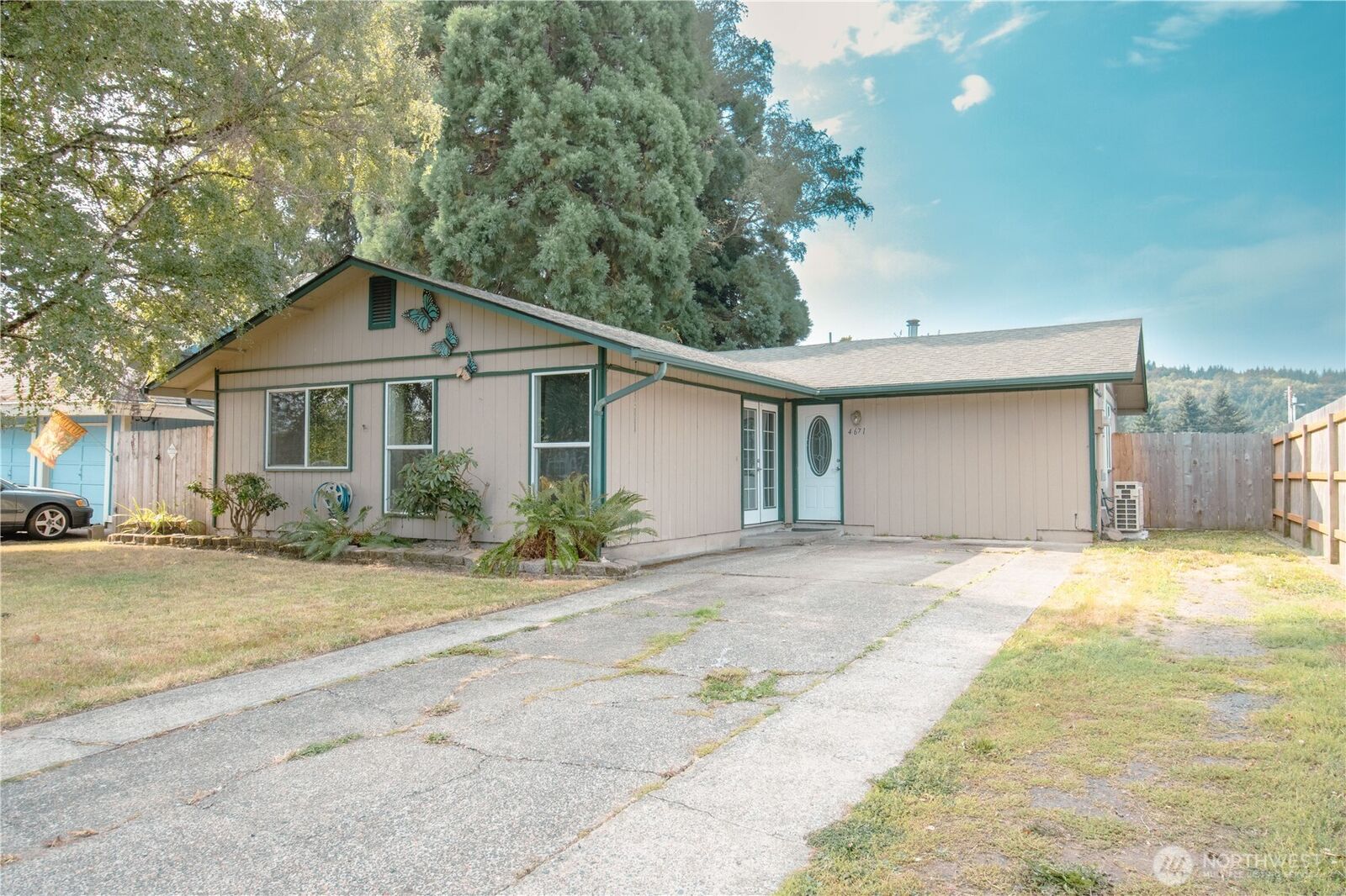 Property Photo:  4671  Merlin Street  WA 98632 