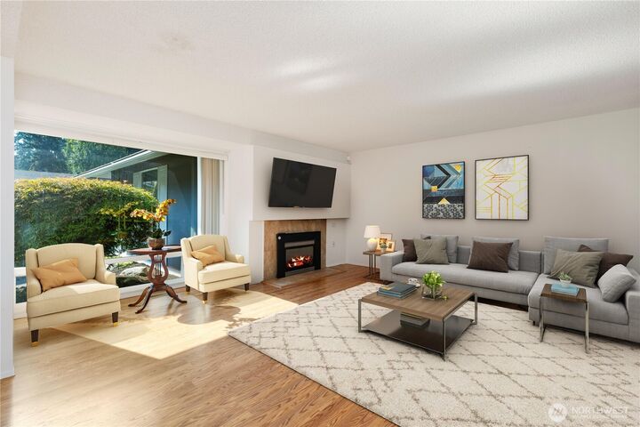 Property Photo: 32123 32nd Avenue SW WA 98023