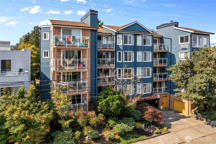 Property Photo: 7111 Linden Avenue N 401 WA 98103