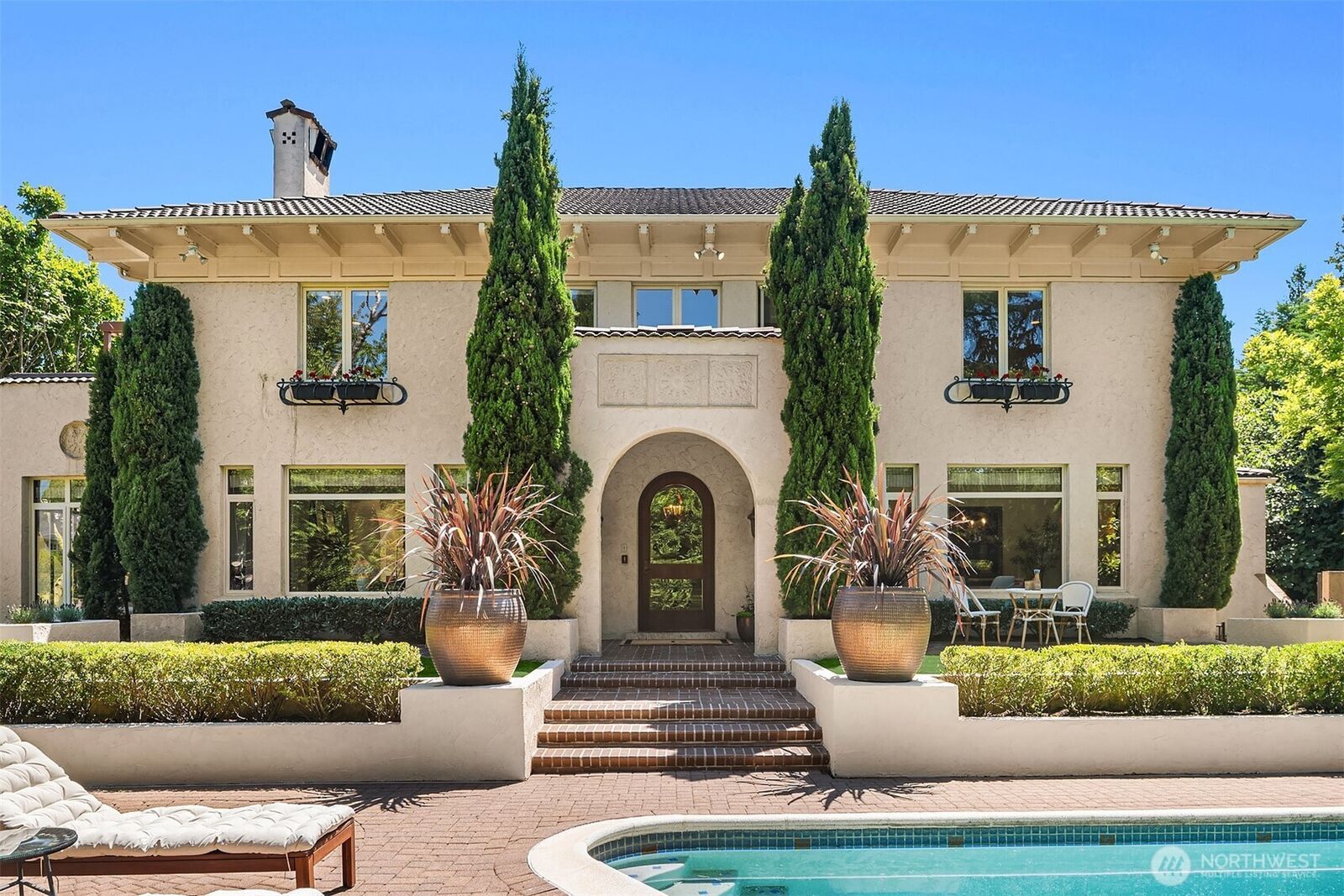 Property Photo:  3103  Mount Rainier Drive S  WA 98144 