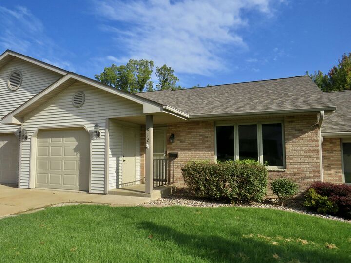 Property Photo: 812 Shadow Bluff Drive IL 61036