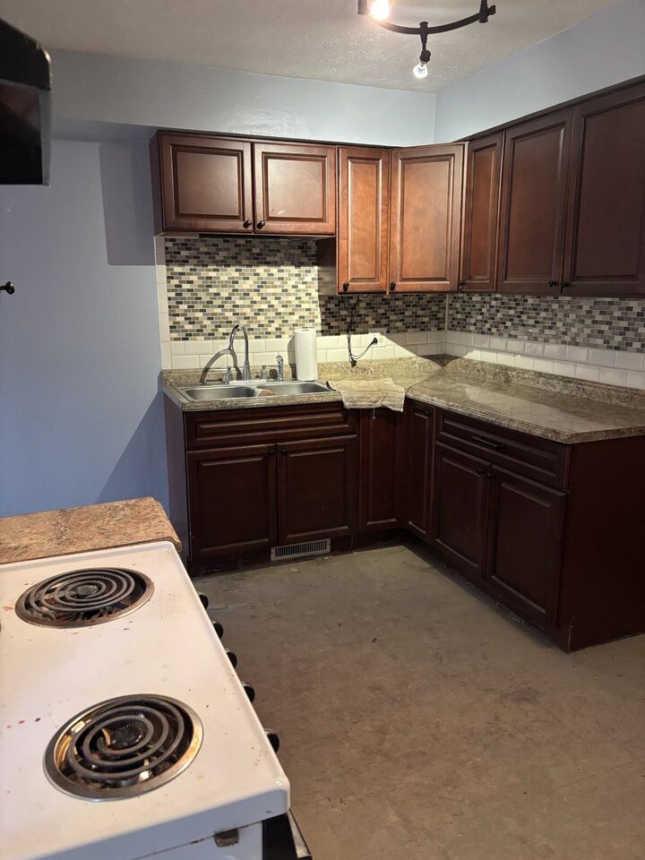 Property Photo: 1015 N Central Avenue IL 61101