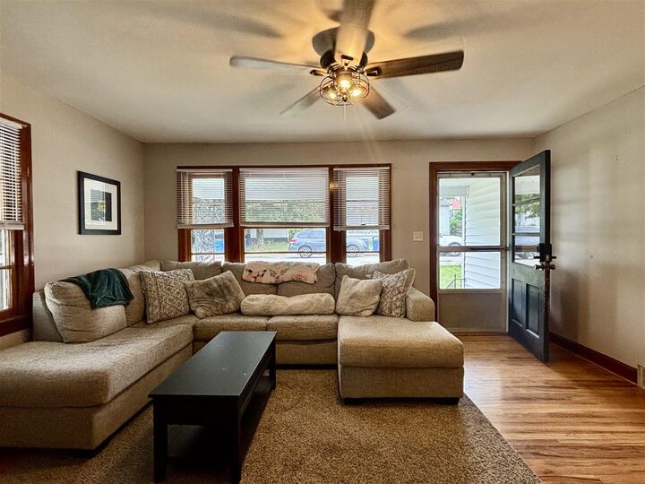 Property Photo:  206 Walnut Street  KY 42141 