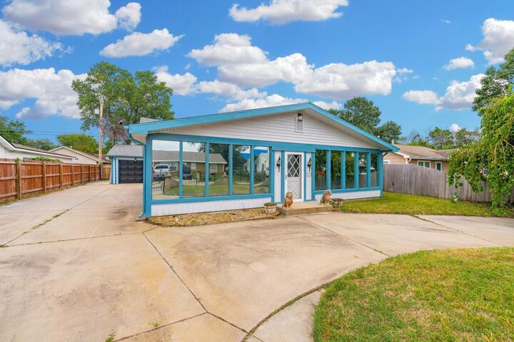 Property Photo:  4592 S Juniper St  KS 67216 