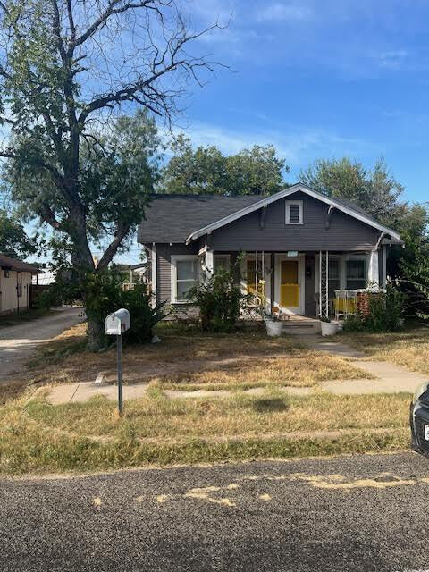 Property Photo: 210 W Ave B TX 76903
