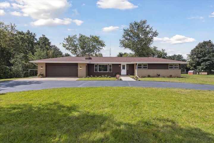 Property Photo:  3336 South Prairie Avenue  WI 53511 