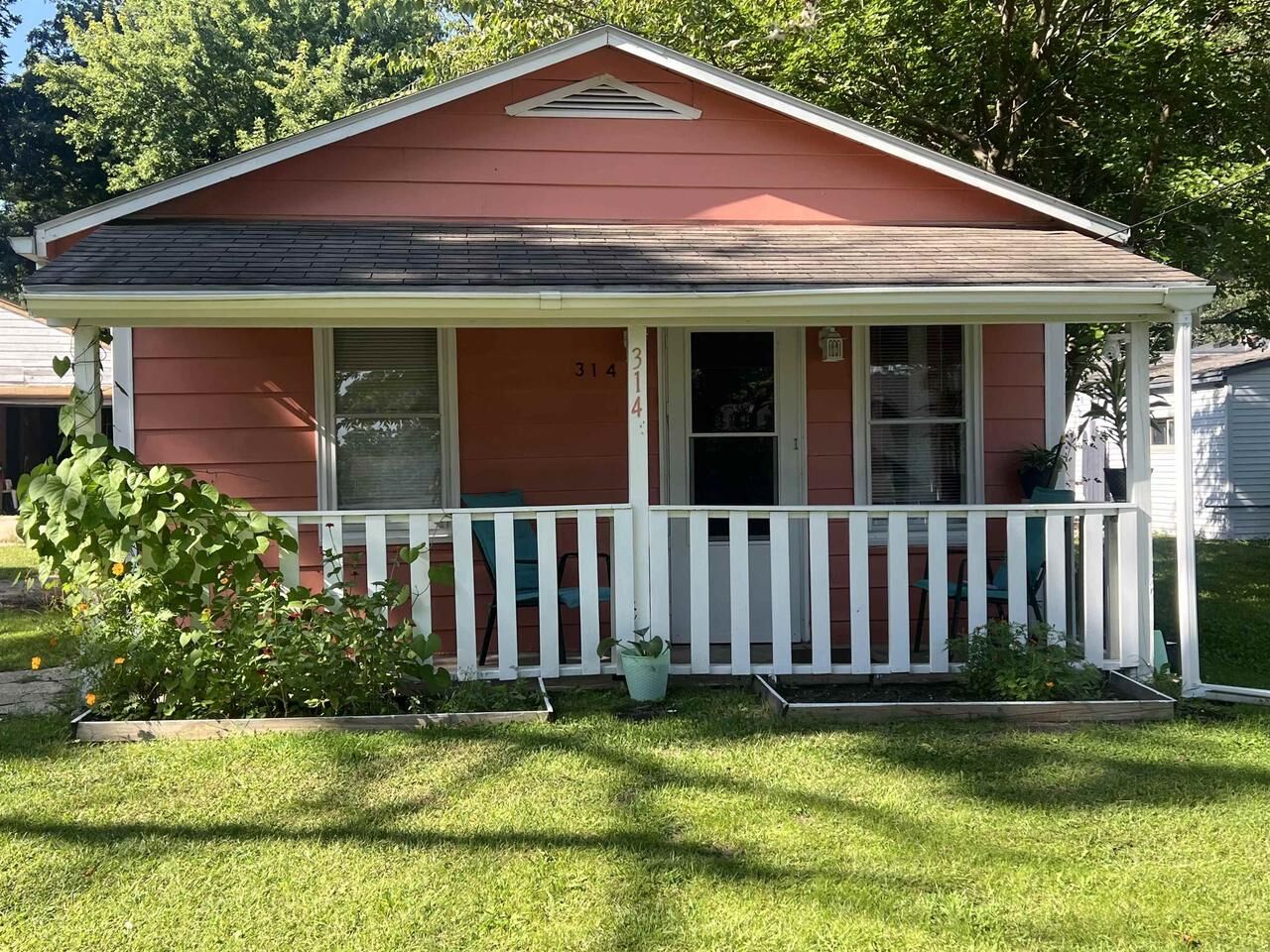 Property Photo:  314 Liston Avenue  IL 61080 