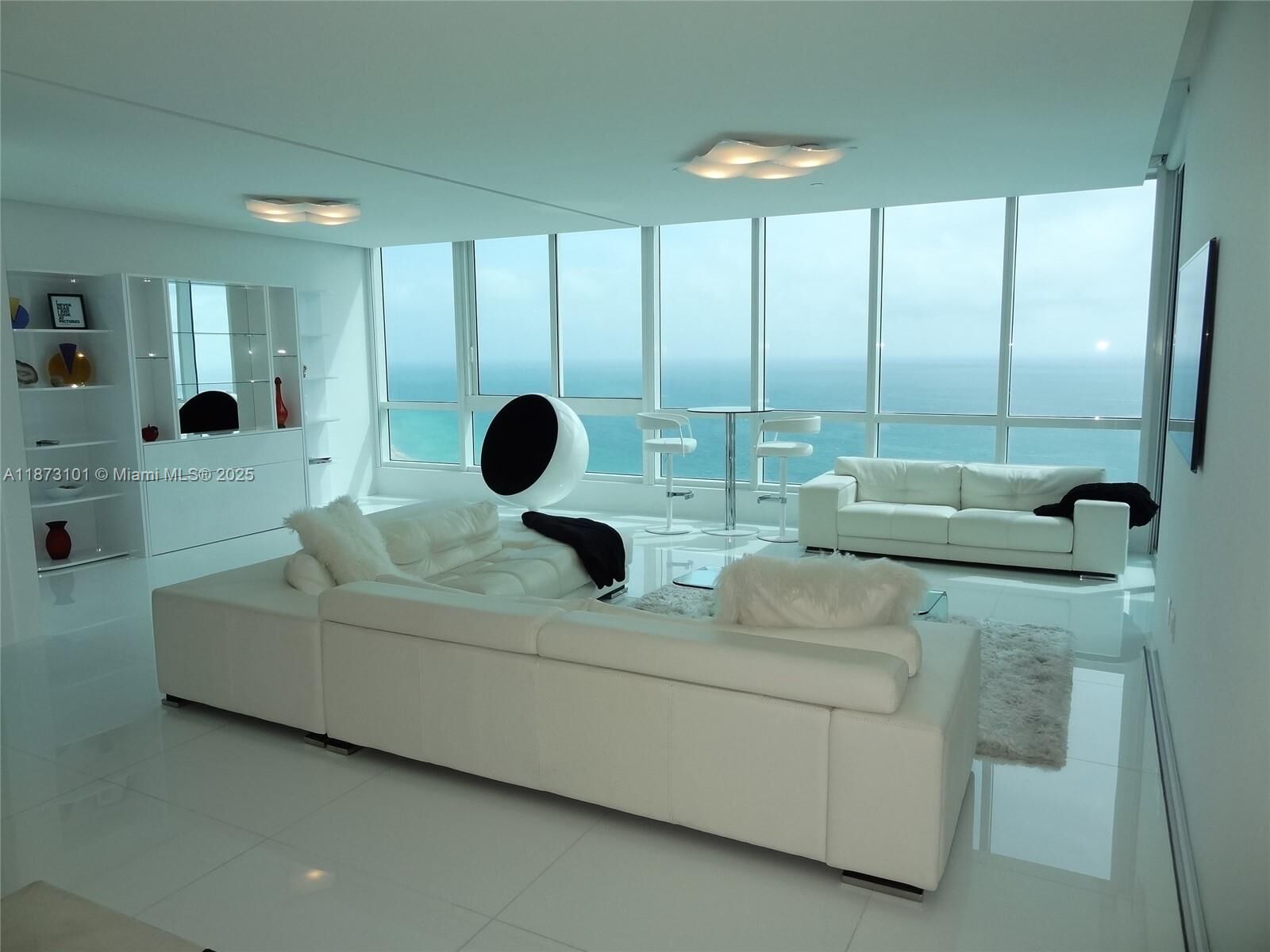 Property Photo: 100 S Pointe Dr 3105 FL 33139