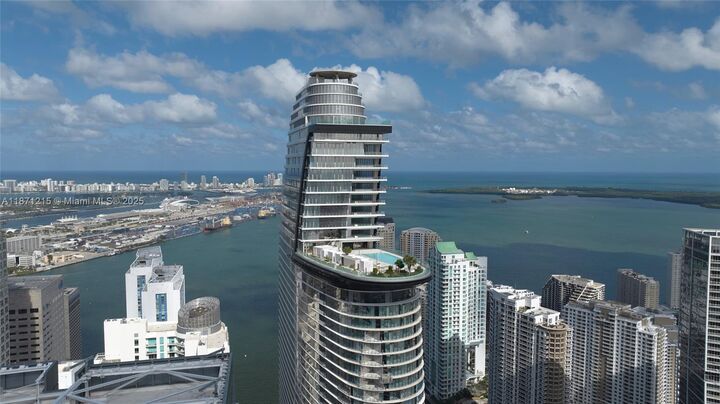 300 Biscayne Blvd Way 503C  Miami FL 33131 photo