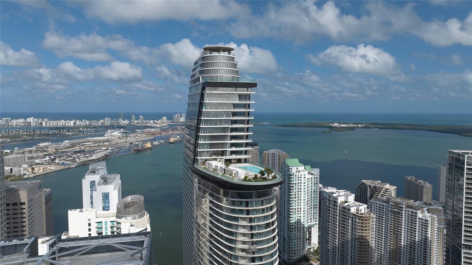 Property Photo:  300 Biscayne Blvd Way 503C  FL 33131 